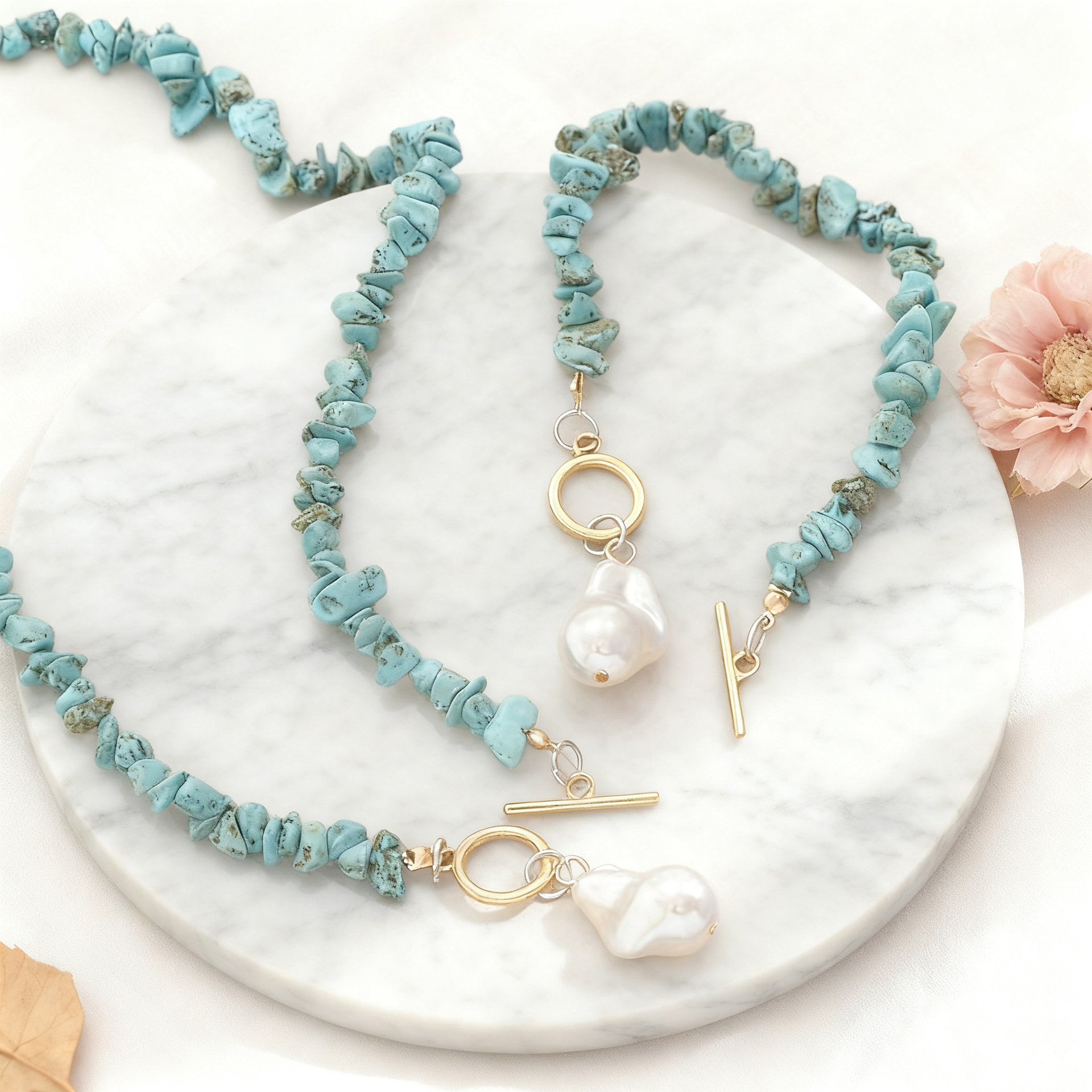 c65cc140-3854-4e4e-95d3-a04c163b9ce3.jpg Sleek And Stylish Necklace And Bracelet Set - Image 1