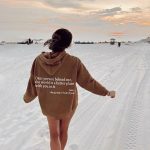 Dear Person Behind Me,the World Is A Better Place,with You In It,love,the Person In Front Of You,Women's Plush Letter Printed Kangaroo Pocket Drawstring Printed Hoodie Unisex Trendy Hoodies - Image 5